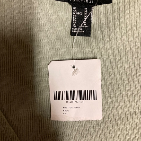 NWT Sage Crop Top - Picture 4 of 5